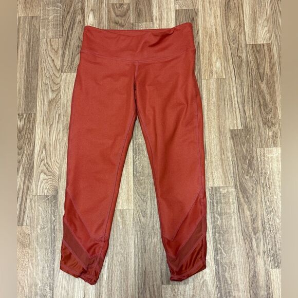 Alo Yoga Mesh Panel Capri Leggings - Picture 1 of 4